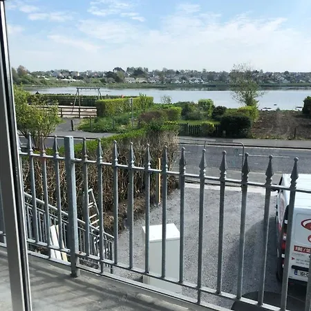 Lake View Galway City Extérieur photo