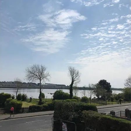 Lake View Galway City Extérieur photo