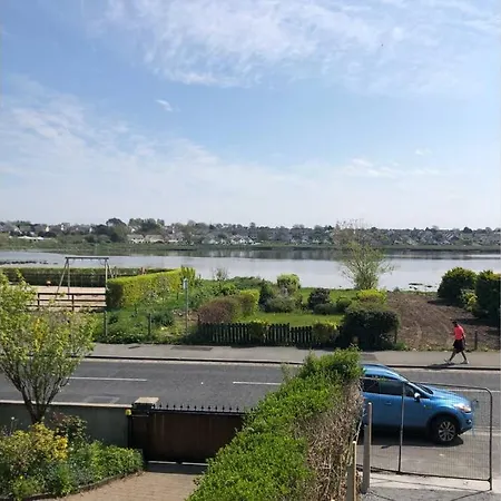 Lake View Galway City Extérieur photo